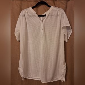 Lovely Coral Bay white  top blouse Large